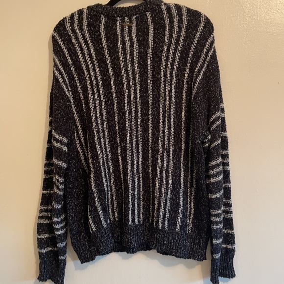 Billabong Sweater Large - Picture 7 of 7